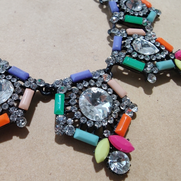 Statement Necklace - Picture 4 of 6